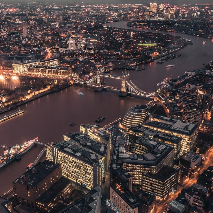Parents evaluating schools in Spain